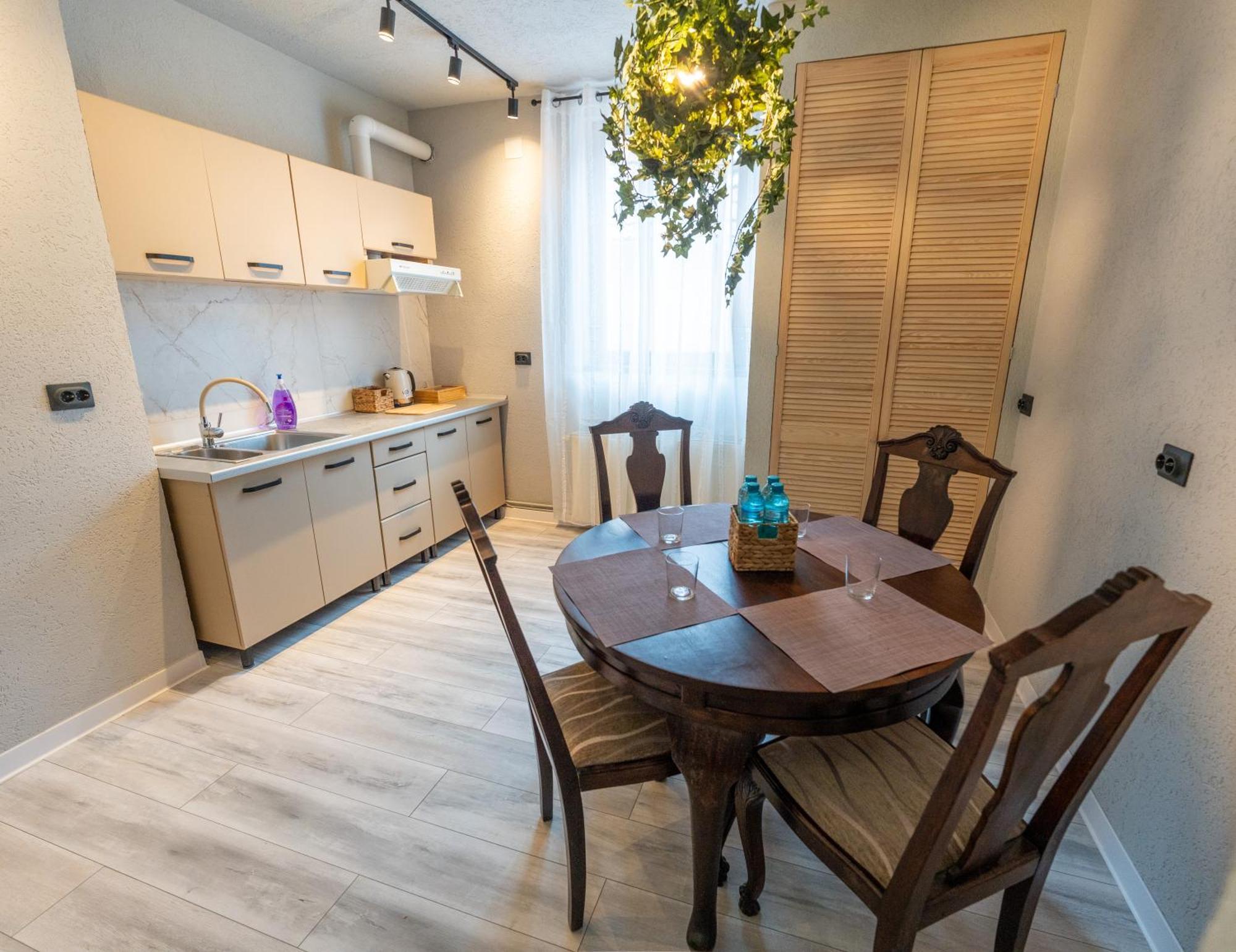 Barrique Apartament Braşov Buitenkant foto