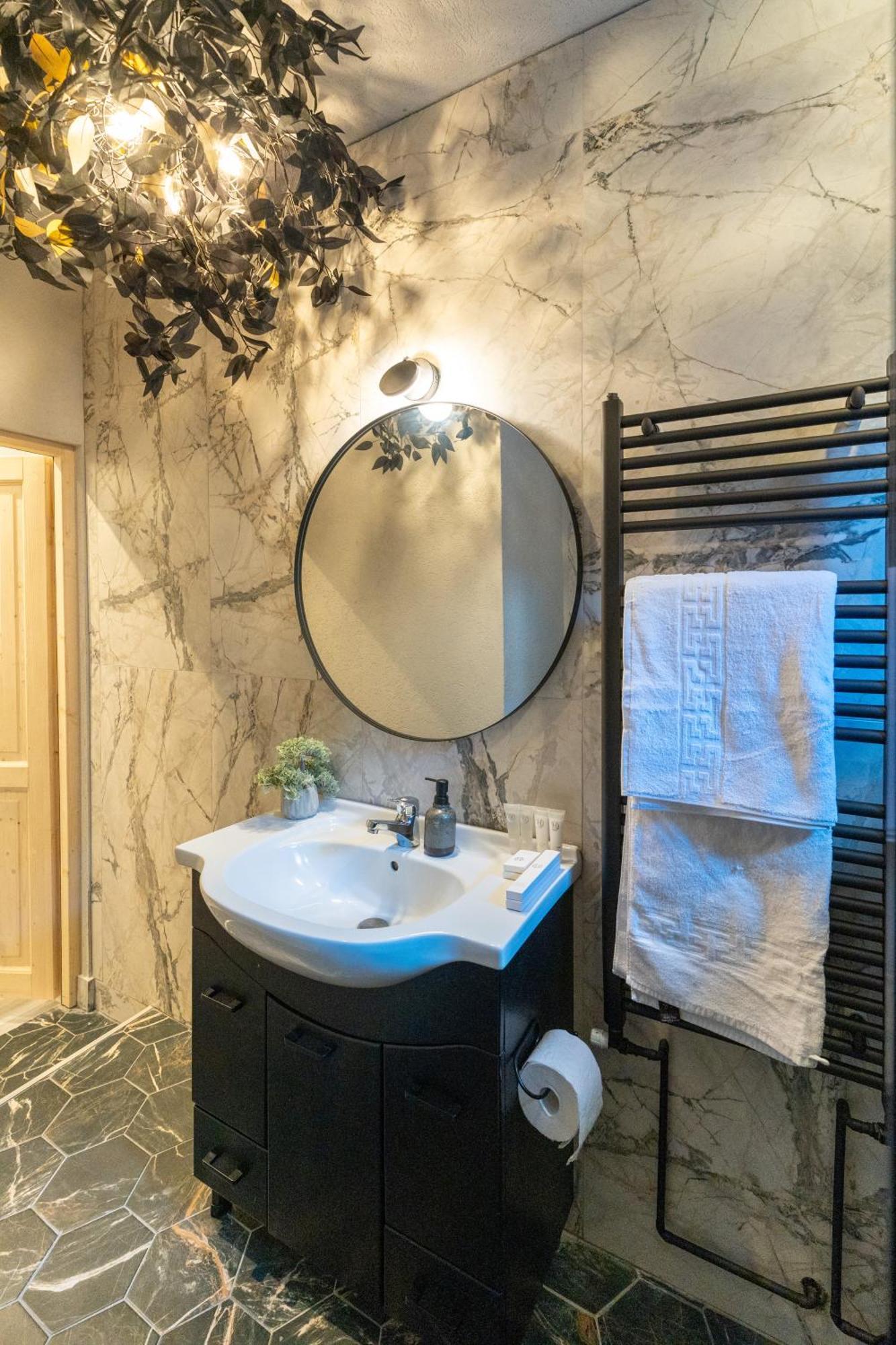 Barrique Apartament Braşov Buitenkant foto